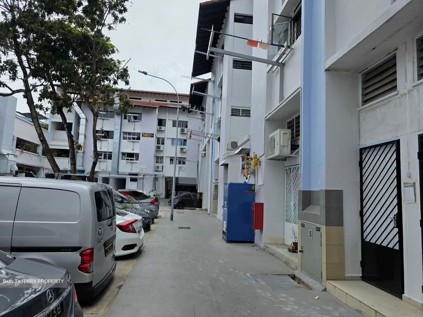 Bedok Reservoir Road (D16), Shop House #546337701